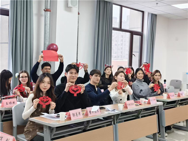 丝路共融·喜迎新元 中外学子共话未来——开云kaiyun官方网站举办跨文化交流活动